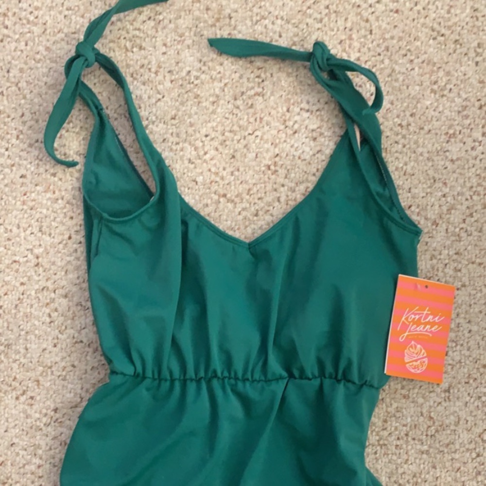 NWT GG kortni Jeans High waisted 1 piece